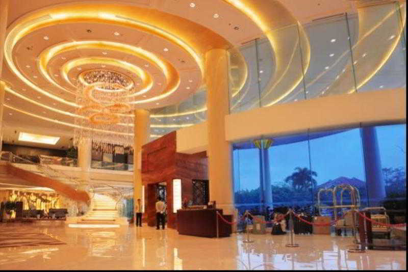 Golden Shining New Century Grand Hotel Бейхай Екстер'єр фото