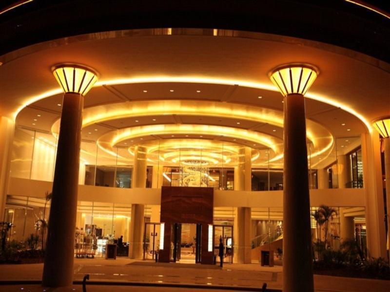 Golden Shining New Century Grand Hotel Бейхай Екстер'єр фото